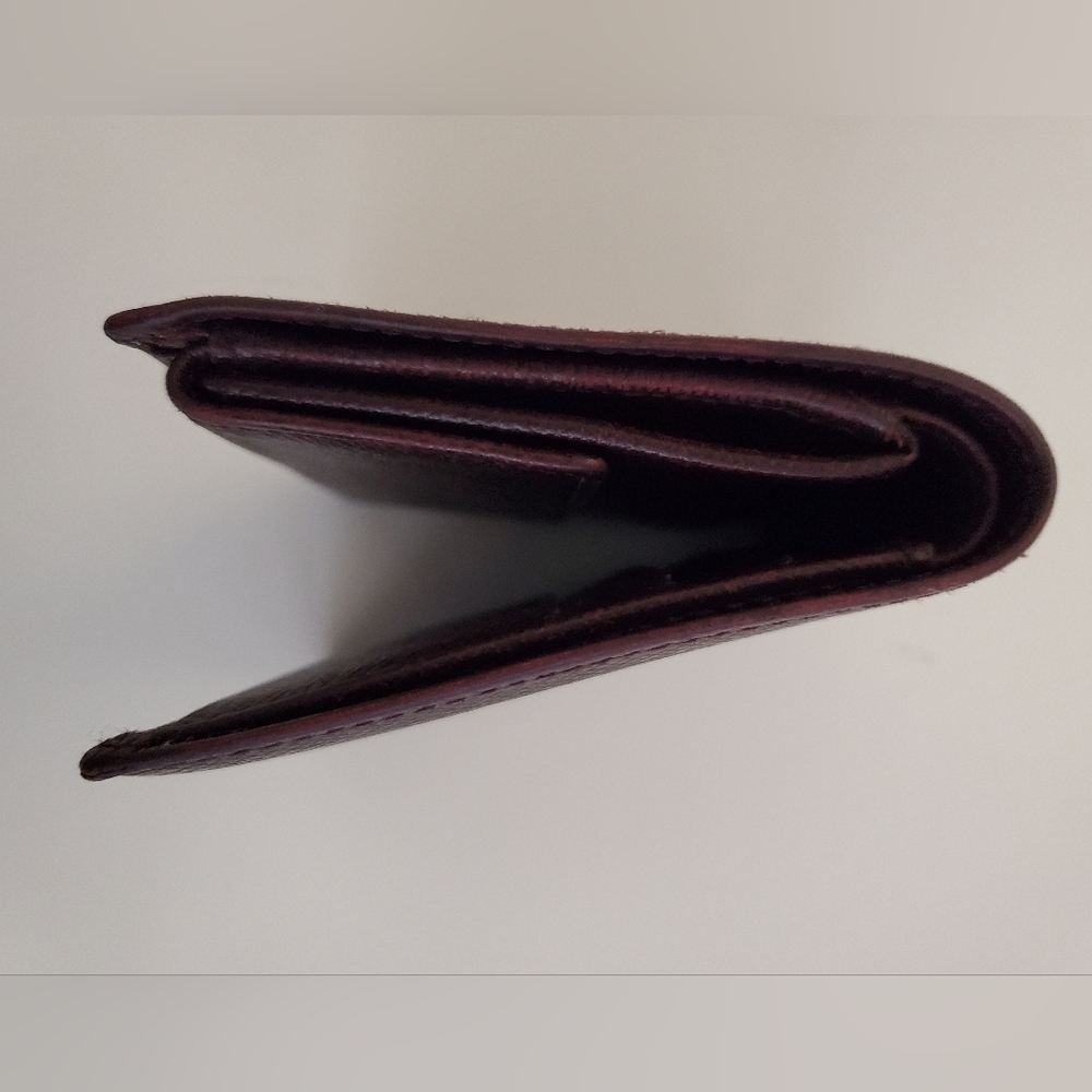 Authentic Louis Vuitton Taiga Bifold Leather Wallet With COA - Picture 8 of 11